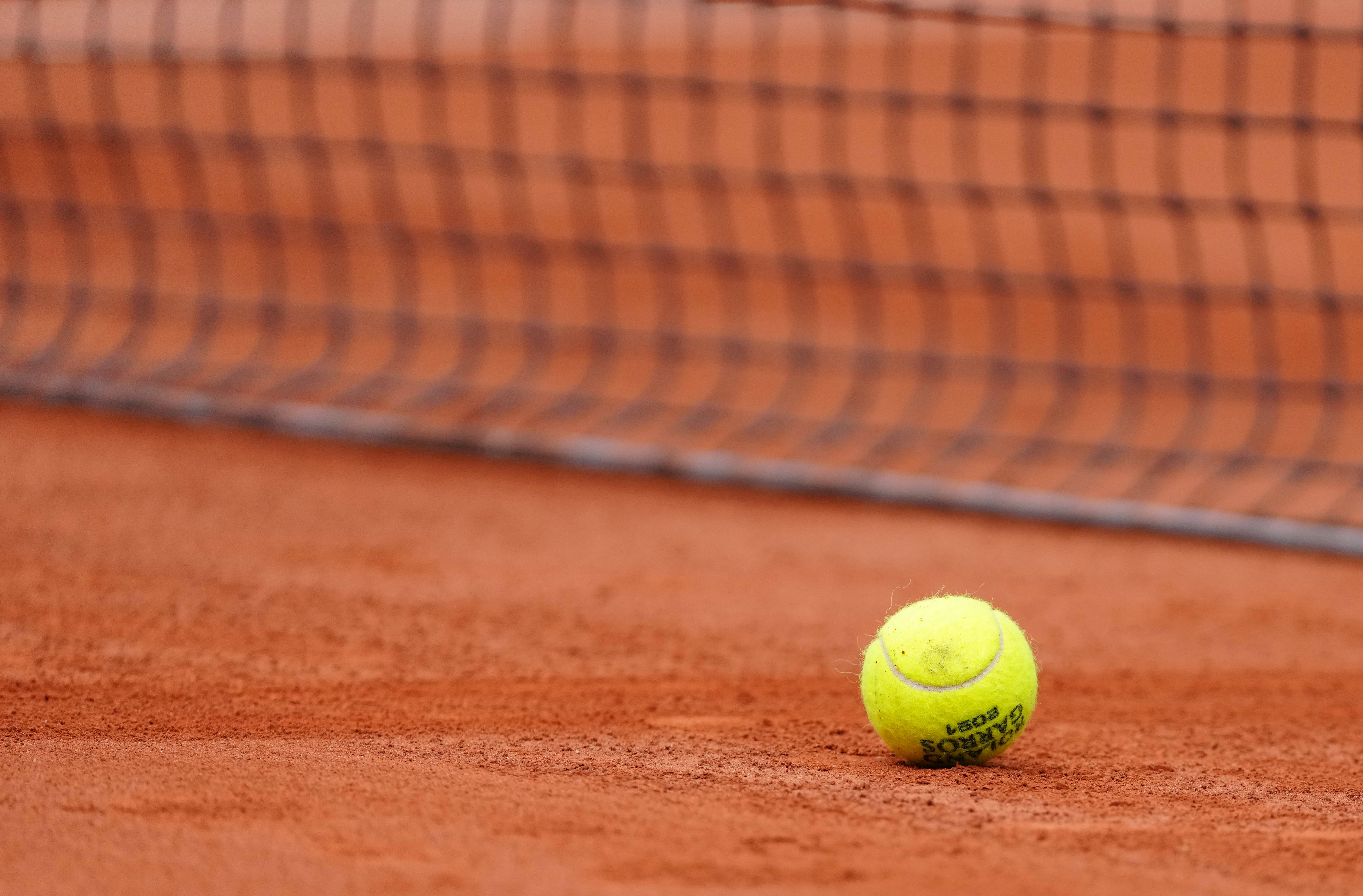 洲足坛崭露 洲足坛崭露