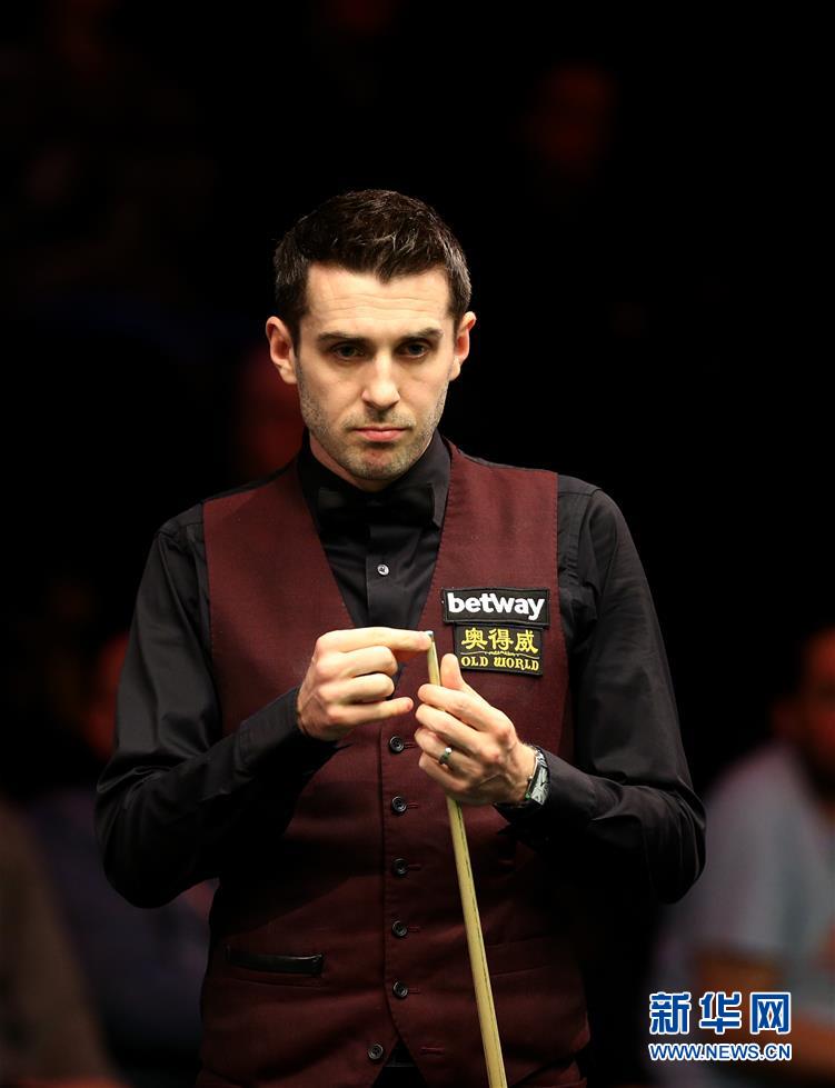 本文聚焦两 本文聚焦两