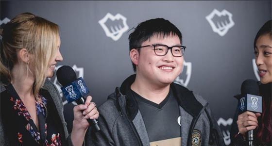 龄层与薪资 龄层与薪资