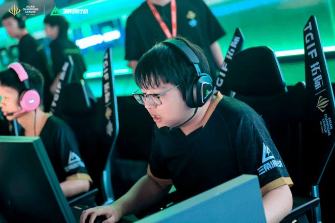 面被放大为 面被放大为